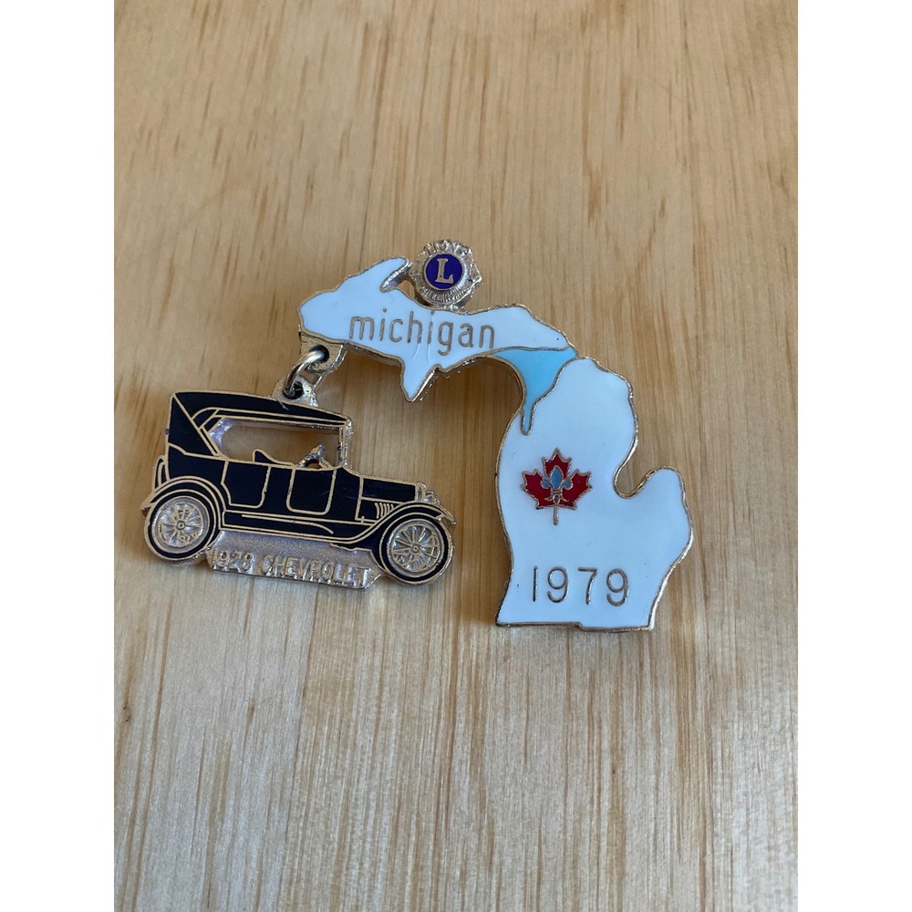 Vintage 1979 Michigan Lions Club Pin 1928 Chevrolet Dangle Car Brooch